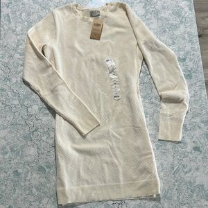Duluth Trading Co. Cream Crew Neck Sweater